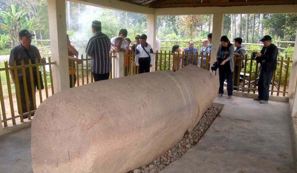 <b>Foto:</b> Artefak Batu Patah Di Kerinci