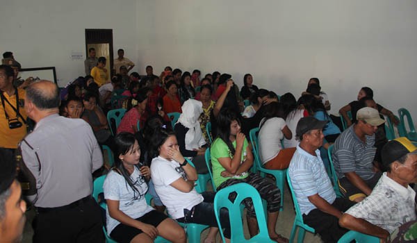 Para PSK dan mucikari saat mengikuti sosialisasi di Lokalisasi Payosigadung belum lama ini