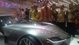 Menteri Perdagangan dan Menpora kunjungi Booth Toyota