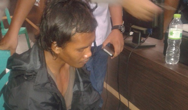 <b>Foto:</b> Rido, Orang Yang Memanjat Jembatan 