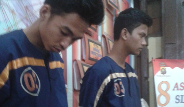 <b>Foto :</b> Akbar dan Edo kedua pelaku curanmor yang diamankan pihak kepolisian