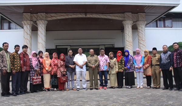 GF JE photo bersama Kadiknas Provinsi Jambi Rahmad Derita