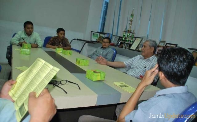 Ombudsman RI Perwakilan Jambi saat berkunjung ke Graha Pena Jambi Ekspres beberapa waktu lalu 
