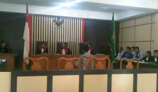 Kompol Yan Pargi Gosa saat memberikan Keterangan disidang lanjutan lima mantan anggota DPRD Kabupaten Kerinci tahun 2008