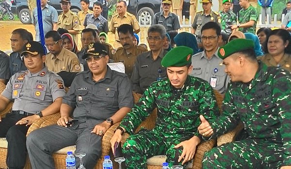 <b>Foto:</b> Dari kiri, Wakapolres, Wabup, Bupati, Dandim