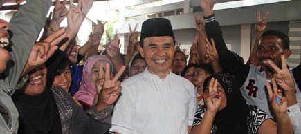 Bupati Kerinci Adi Rozal