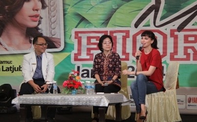 Sophia Latjuba berbagi tips sehat dan cantik di Jamtoz tadi siang (9/11)