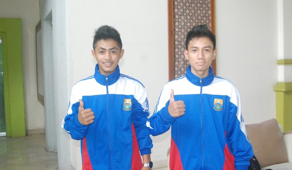 KURANG PERHATIAN: Dua atlet pencak silat Jambi yang berhasil meraih medali emas pada Popwil se Sumatera yang digelar di Jambi  . M KHAIDIR/JE