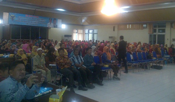 Harian pagi Batanghari ekspres mengadakan seminar