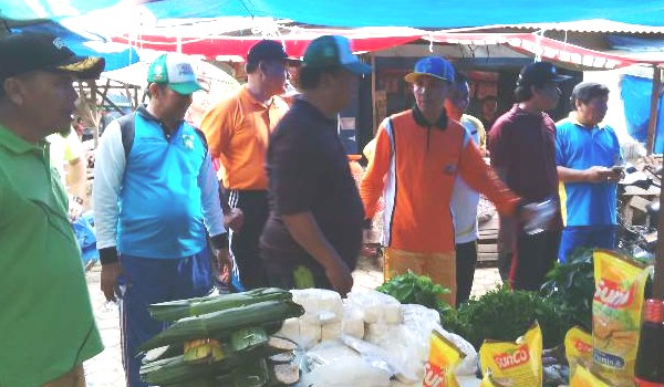 Bupati bersama jajarannya melakukan kunjungan ke salah satu pasar di Bungo   