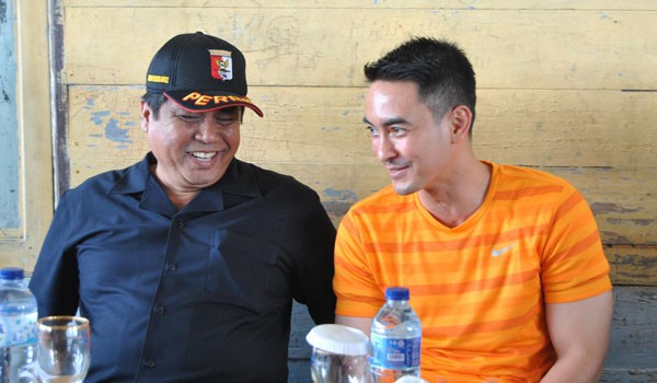 HBA bersama Zumi Zola saat melakukan kunjungan ke Tanjabtim beberapa waktu lalu