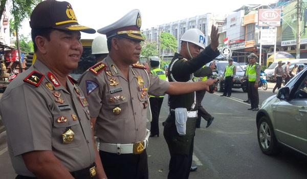 Polda Jambi saat laksanakan Operasi Zebra di jalan Pangeran Hidaya, Paal 5, Kecamatan Kotabaru