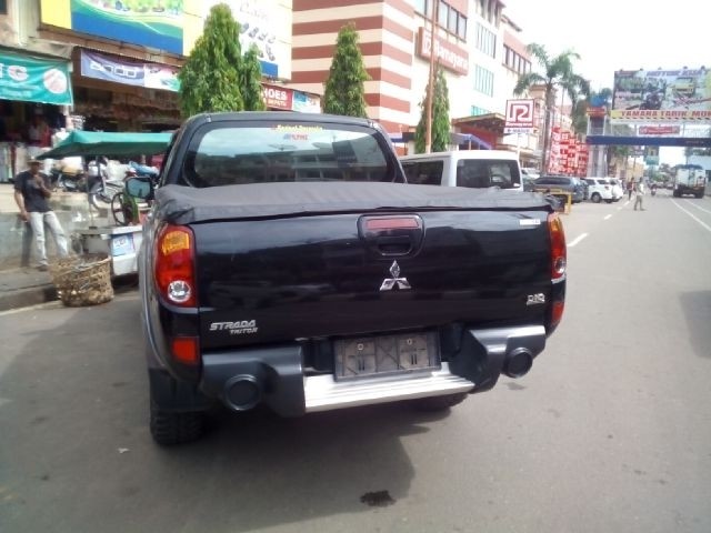 Mobil dinas milik Pemprov Jambi yang ditilang karena menggunakan plat hitam
