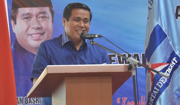 Hasan Basri Agus (HBA) dalam sebuah kesempatan. Jelang perhelatan Pilgub Jambi, kandidat incumbent ini fokus memperkuat tim di Jambi wilayah timur