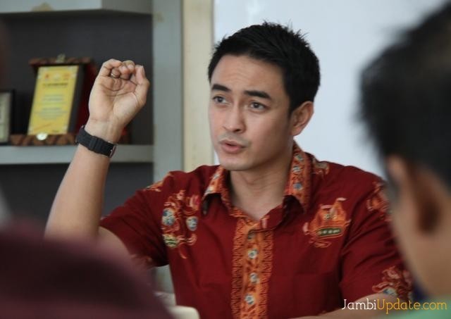 Bupati Tanjabtim Zumi Zola Zulkifli