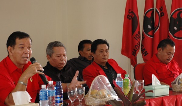 Beberapa calon ketua DPD PDIP Provinsi Jambi, yakni Irzal Yunus, Safrial dan Chuamidi Zaidi