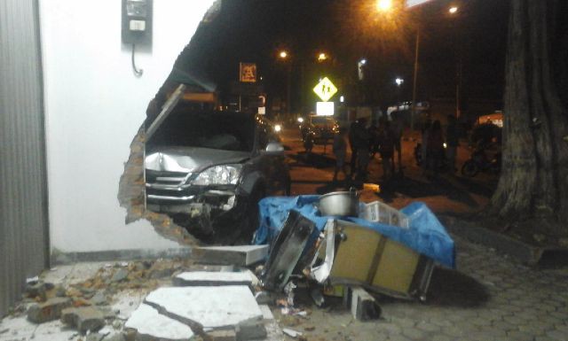 Mobil CR-v yang mengalami kecelakaan