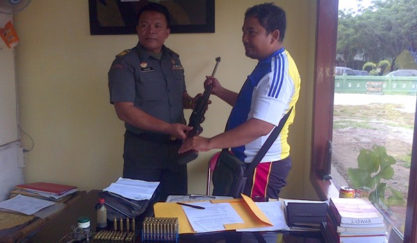 Senjata api rakitan laras panjang yang ditemukan dipondok warga Desa Semambu beberapa waktu lalu