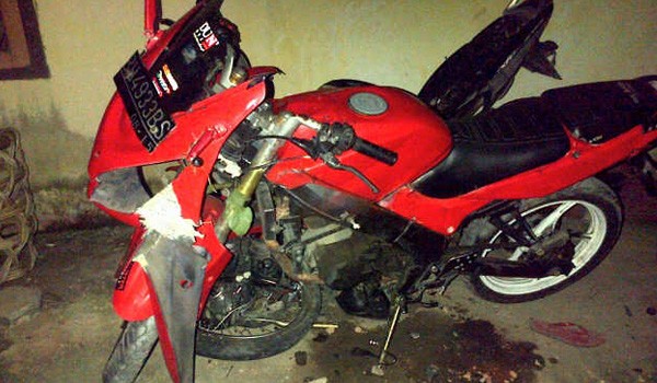 Motor korban kecelakaan yang tabrakan dengan mobil PNS