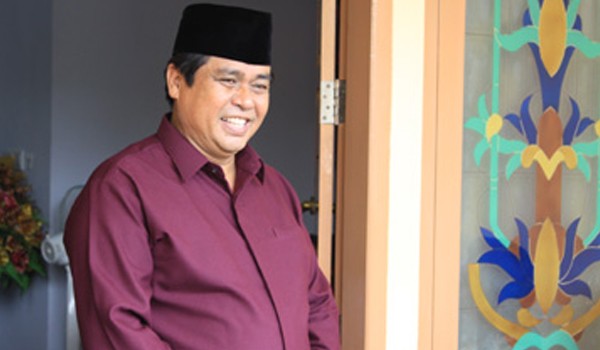 Gubernur Jambi Hasan Basri Agus