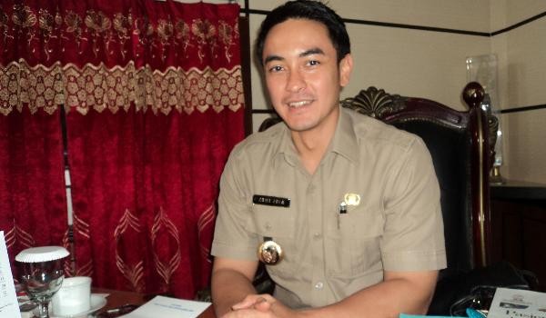 Bupati Tanjabtim Zumi Zola Zulkifli
