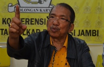 Ketua DPD I Golkar Provinsi Jambi Zoerman Manap