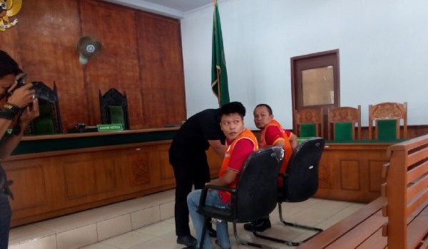 Lukman dan Deni saat mengikuti sidang vonis beberapa waktu lalu