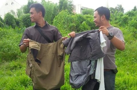 Gembong rampok berinisial A menanggalkan bajunya saat dikepung polisi