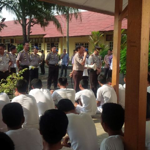 Kapolda Jambi, Brigjen Pol Lutfi Lubihanto, saat memberikan motivasi kepada seluruh Casis Bintara Polda Jambi