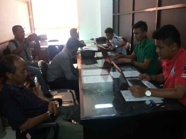 tiga tersangka saay diperiksa di Mapolda Jambi