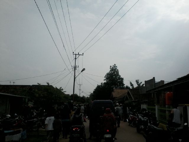 Suasana di rumah salah satu siswa SD yang tewas