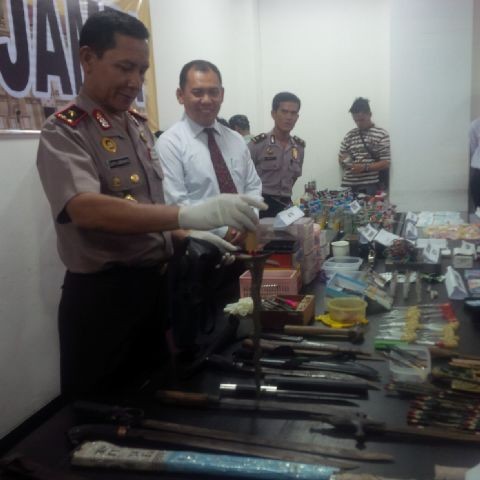 Kapolda Jambi, Brigjen Pol Lutfi Lubihanto, saat pres release di Mapolda Jambi