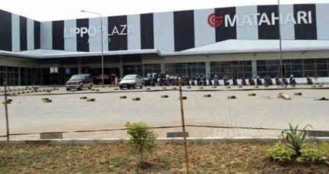 Lippo Plaza Mall yang ada di kawasan Talang Banjar.
