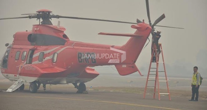 Helikopter milik BNPB masih stand by di bandar STS Jambi.