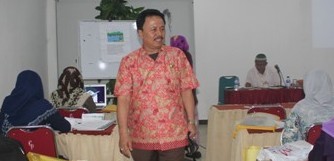 Kepala Biro IAIN STS Jambi Johanis 