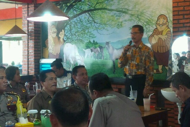 Acara perpisahan dengan mantan Kabid Humas Polda Jambi.