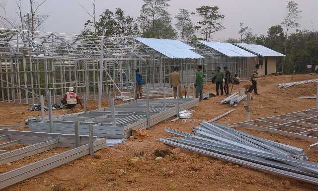 Pembangunan perumahan untuk Suku Anak Dalam (SAD) di Desa Seberang Kungkai, Kabupaten Merangin.