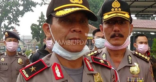 Kapolda Jambi, Brigjen Pol Lutfi Lubihanto didampingi Kabid Humas, Kombes Pol Almansyah.
