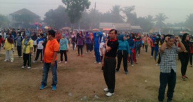 Edi Purwanto saat mengikuti senam di Sungai Bahar