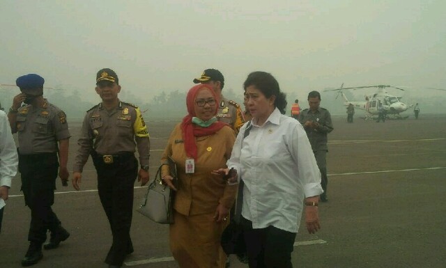 Menteri Kesehatan RI, Nila Djuwita F Moeloek, mendarat di Bandara Sultan Thaha Jambi.