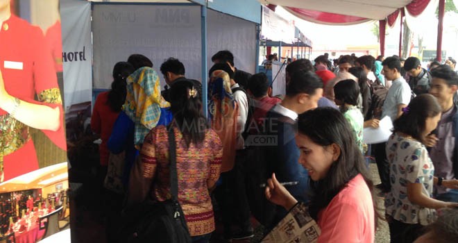 Job Fair yang diselenggarakan Dinas Sosial Dan Tenaga Kerja dan Transmigrasi di  Gor Kotabaru.