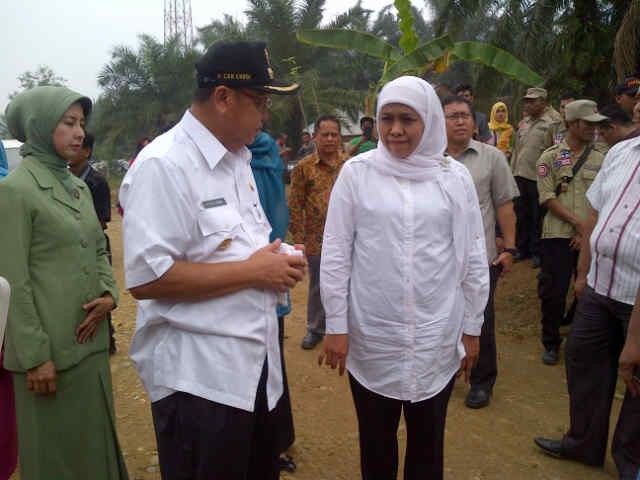 Menteri Sosial, Khofifah Indar Parawansa, disambut Bupati Sarolangun, Cek Endra