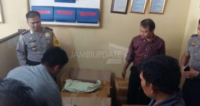 Barang bukti 186 Kg ganja kering.