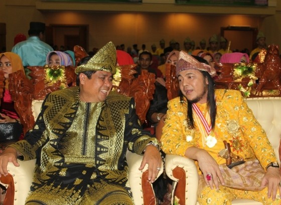 HBA dan Sultan Iskandar Mahmud Badaruddin III 