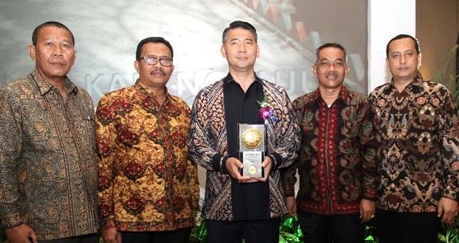 Walikota Jambi SY Fasha di dampingi beberapa pejabat Pemkot Jambi usai menerima anugerah Piala Adipura di Jakarta.