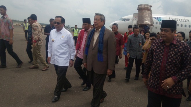 SBY bersama HBA dan Edi Purwanto serta Pj Gubernur Jambi Irman