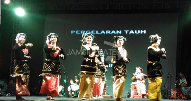 Kesenian Tauh dari Desa Lempur, Kabupaten Kerinci