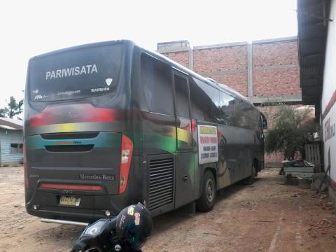 Bus yang menabrak warga di Lingkar Barat