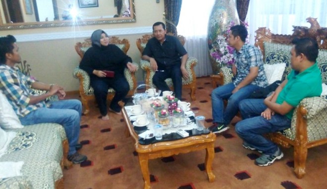 Wawancara jambiupdate.co, dengan Kapolda Jambi, Brigjen Pol Lutfi Lubihanto dan Ibuk Kapolda Jambi Arijani Lutfi Lubihanto, di rumah dinasnya, Sabtu (2/1).