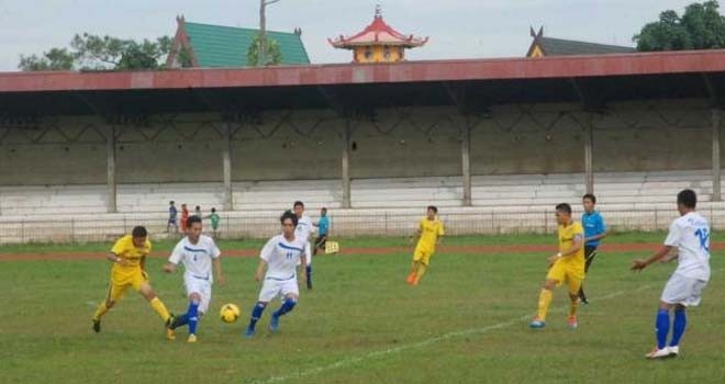 Pertandingan antara PS Kerinci melawan PS Sarolangun dalam turnamen Gubernur Cup 2014.